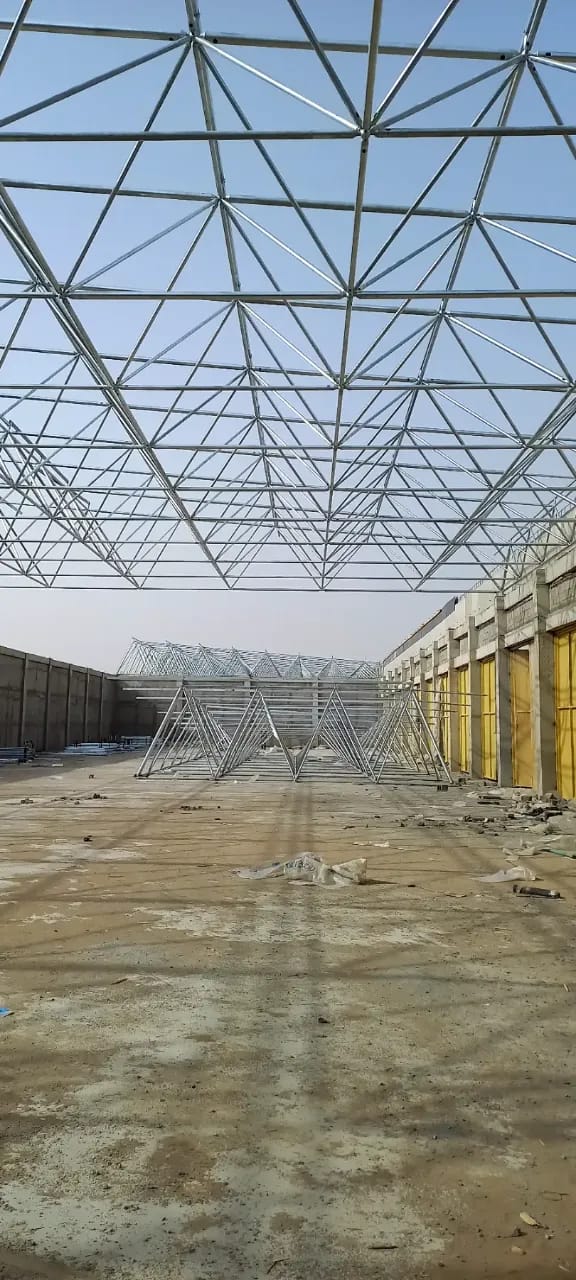 Gyýanlynyň wagtlaýyn şäherçesi — üçegiň metal karkasy